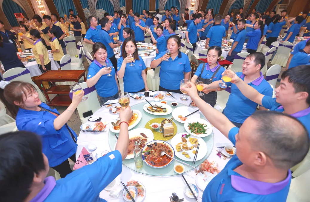 �����ҳϻ����� �ж�ͬ�����³�